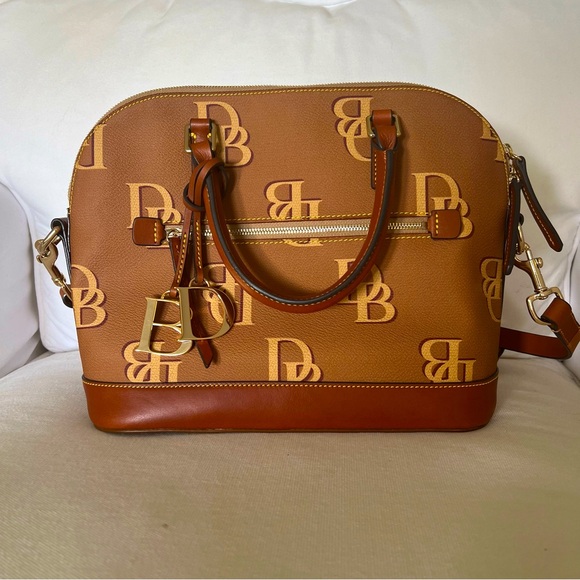 🎉HP🎉 NWOT Dooney & Bourke Monogram Large Domed Satchel - Picture 1 of 5